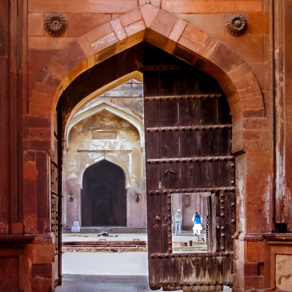 monument-door